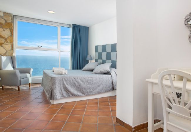 Villa à Lloret de Mar -  2CANY01 - Maison de luxe spectaculaire avec piscine extérieure et intérieure privée, située dans une zone privilégiée sur la falaise de Cala Canyelles avec une vue magnifique sur la mer Villa à Lloret de Mar -  2CANY01 - Maison de luxe spectaculaire avec piscine extérieure et intérieure privée, située dans une zone privilégiée sur la falaise de Cala Canyelles avec une vue magnifique sur la mer