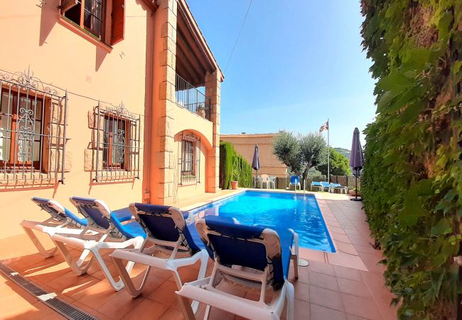 Villa à Llafranc - 1ESQ 01 - Maison de 6 chambres avec jardin et piscine privée située à Llafranc à 800m de la plage Villa à Llafranc - 1ESQ 01 - Maison de 6 chambres avec jardin et piscine privée située à Llafranc à 800m de la plage