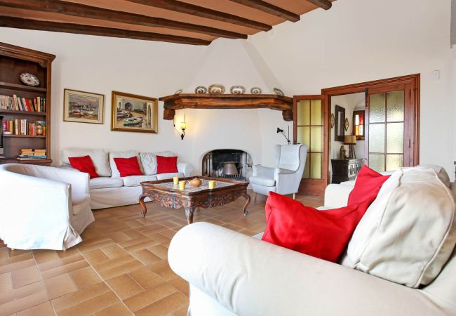 Villa à Llafranc - 1ESQ 01 - Maison de 6 chambres avec jardin et piscine privée située à Llafranc à 800m de la plage Villa à Llafranc - 1ESQ 01 - Maison de 6 chambres avec jardin et piscine privée située à Llafranc à 800m de la plage