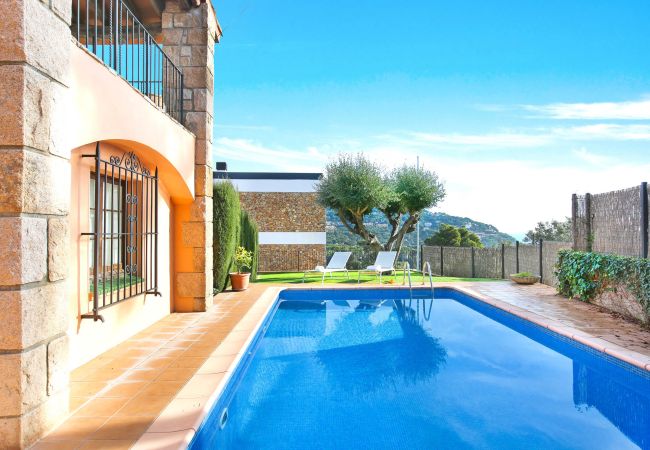 Villa à Llafranc - 1ESQ 01 - Maison de 6 chambres avec jardin et piscine privée située à Llafranc à 800m de la plage Villa à Llafranc - 1ESQ 01 - Maison de 6 chambres avec jardin et piscine privée située à Llafranc à 800m de la plage