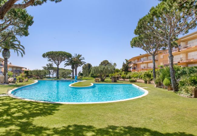 Appartement à Calella de Palafrugell - 1I -90 Appartement confortable avec piscine commune à quelques minutes à pied de la plage de Calella de Palafrugell