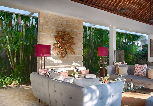 Villa à Seminyak - Casa Brio - Maison de luxe près de la plage à Bali  Villa à Seminyak - Casa Brio - Maison de luxe près de la plage à Bali