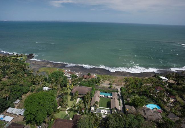 Villa à Mengwi -  Seseh Beach Villa II. - Villa de luxe en bord de mer à Bali  Villa à Mengwi -  Seseh Beach Villa II. - Villa de luxe en bord de mer à Bali