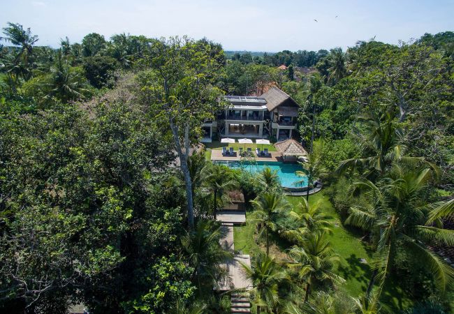 Villa à Mengwi -  Seseh Beach Villa II. - Villa de luxe en bord de mer à Bali  Villa à Mengwi -  Seseh Beach Villa II. - Villa de luxe en bord de mer à Bali
