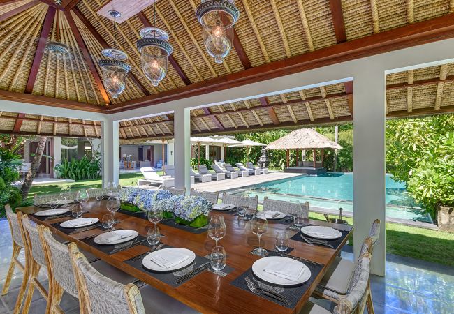 Villa à Mengwi -  Seseh Beach Villa II. - Villa de luxe en bord de mer à Bali  Villa à Mengwi -  Seseh Beach Villa II. - Villa de luxe en bord de mer à Bali