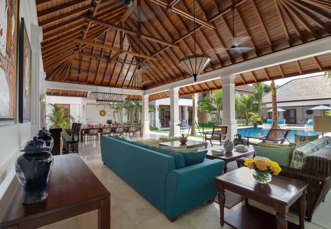 Villa à Seminyak - Windu Asri -  Maison de luxe à côté de la plage à Bali  Villa à Seminyak - Windu Asri -  Maison de luxe à côté de la plage à Bali
