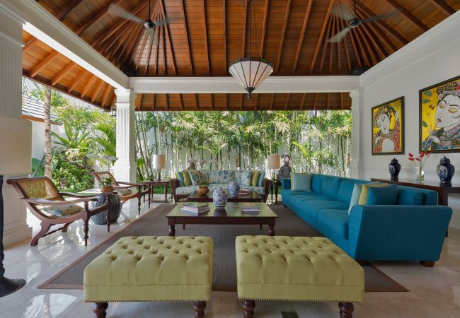 Villa à Seminyak - Windu Asri -  Maison de luxe à côté de la plage à Bali  Villa à Seminyak - Windu Asri -  Maison de luxe à côté de la plage à Bali