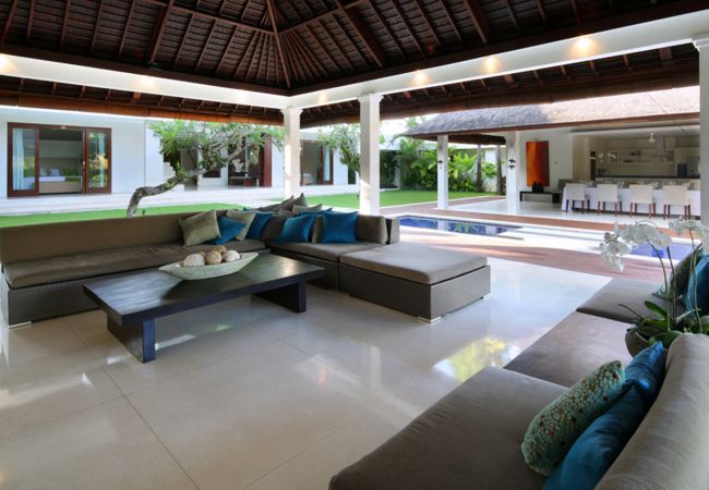 Villa à Canggu - Asante - Villa avec piscine près de la plage à Bali Villa à Canggu - Asante - Villa avec piscine près de la plage à Bali