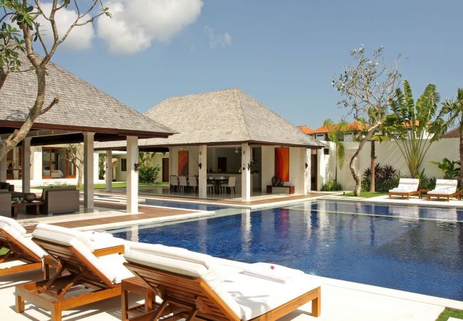 Villa à Canggu - Asante - Villa avec piscine près de la plage à Bali Villa à Canggu - Asante - Villa avec piscine près de la plage à Bali
