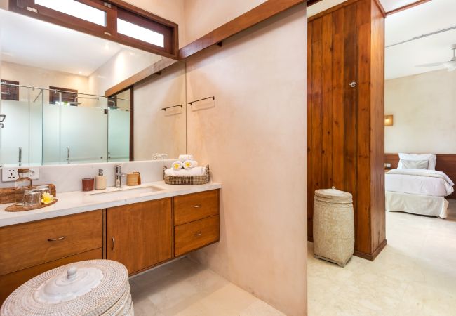 Villa à Kerobokan - Alea Estate - Maison spectaculaire pour 18 personnes avec piscine à Bali Villa à Kerobokan - Alea Estate - Maison spectaculaire pour 18 personnes avec piscine à Bali