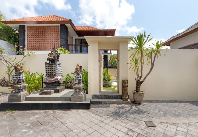 Villa à Seminyak - Ambalika- Maison de 3 chambres avec piscine près de la plage de Bali