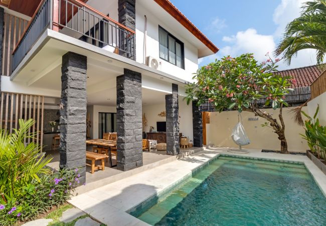Villa à Seminyak - Ambalika- Maison de 3 chambres avec piscine près de la plage de Bali Villa à Seminyak - Ambalika- Maison de 3 chambres avec piscine près de la plage de Bali