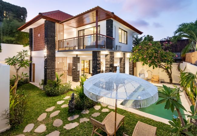 Villa à Seminyak - Ambalika- Maison de 3 chambres avec piscine près de la plage de Bali