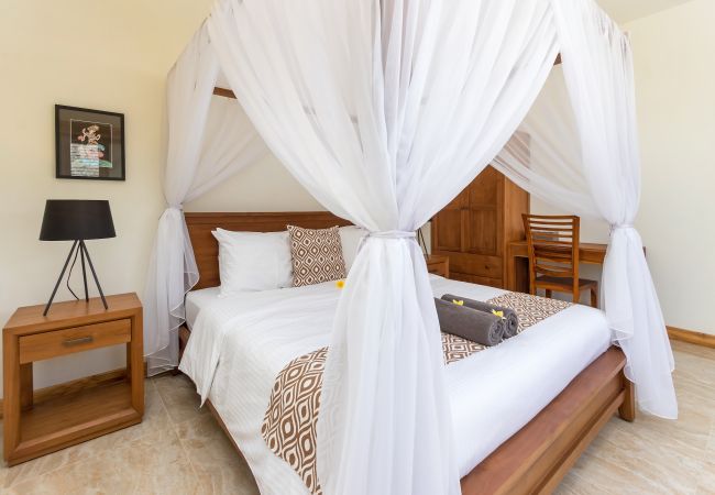 Villa à Kerobokan - Amrina- Maison 3 chambres avec piscine à Bali Villa à Kerobokan - Amrina- Maison 3 chambres avec piscine à Bali