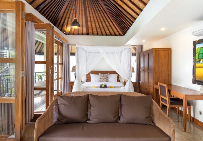Villa à Kerobokan - Amrina- Maison 3 chambres avec piscine à Bali Villa à Kerobokan - Amrina- Maison 3 chambres avec piscine à Bali