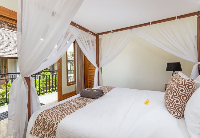 Villa à Kerobokan - Amrina- Maison 3 chambres avec piscine à Bali Villa à Kerobokan - Amrina- Maison 3 chambres avec piscine à Bali