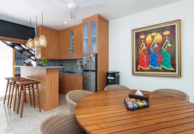 Villa à Kerobokan - Amrina- Maison 3 chambres avec piscine à Bali Villa à Kerobokan - Amrina- Maison 3 chambres avec piscine à Bali