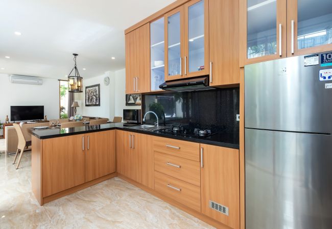 Villa à Kerobokan - Amrina- Maison 3 chambres avec piscine à Bali Villa à Kerobokan - Amrina- Maison 3 chambres avec piscine à Bali