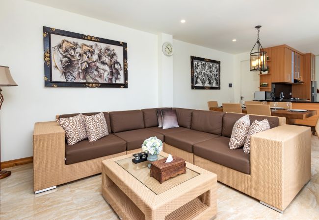 Villa à Kerobokan - Amrina- Maison 3 chambres avec piscine à Bali Villa à Kerobokan - Amrina- Maison 3 chambres avec piscine à Bali