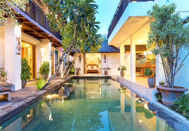 Villa à Kerobokan - Amrina- Maison 3 chambres avec piscine à Bali