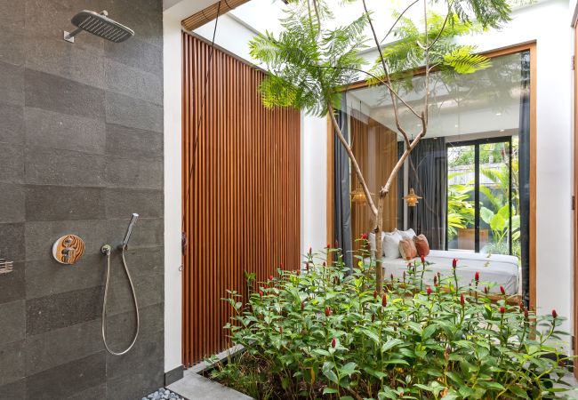 Villa à Kerobokan - Castil di Udara - Villa de 4 chambres avec piscine à Bali Villa à Kerobokan - Castil di Udara - Villa de 4 chambres avec piscine à Bali