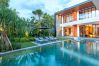 Villa à Kerobokan - Castil di Udara - Villa de 4 chambres avec piscine à Bali Villa à Kerobokan - Castil di Udara - Villa de 4 chambres avec piscine à Bali