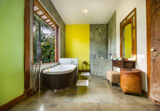 Villa à Canggu - Desa Roro Estate - Spectaculaire villa de 7 chambres près de la plage de Bali Villa à Canggu - Desa Roro Estate - Spectaculaire villa de 7 chambres près de la plage de Bali