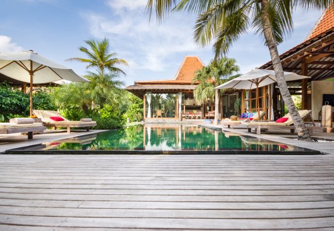 Villa à Canggu - Desa Roro Estate - Spectaculaire villa de 7 chambres près de la plage de Bali Villa à Canggu - Desa Roro Estate - Spectaculaire villa de 7 chambres près de la plage de Bali