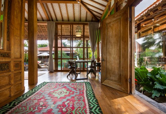 Villa à Canggu - Desa Roro Estate - Spectaculaire villa de 7 chambres près de la plage de Bali Villa à Canggu - Desa Roro Estate - Spectaculaire villa de 7 chambres près de la plage de Bali