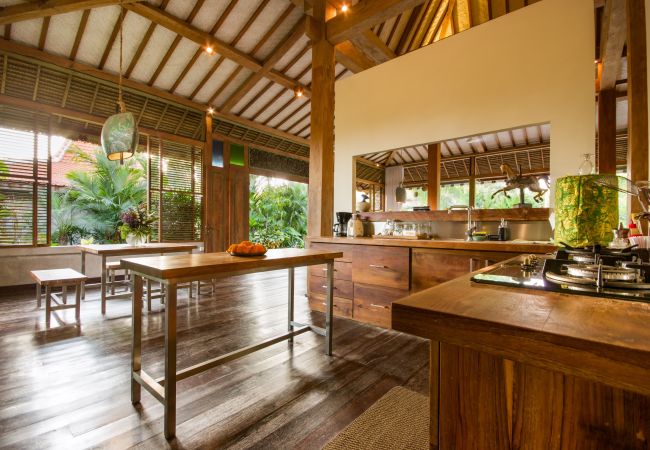 Villa à Canggu - Desa Roro Estate - Spectaculaire villa de 7 chambres près de la plage de Bali Villa à Canggu - Desa Roro Estate - Spectaculaire villa de 7 chambres près de la plage de Bali