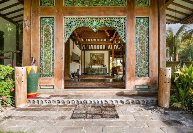 Villa à Canggu - Desa Roro Estate - Spectaculaire villa de 7 chambres près de la plage de Bali Villa à Canggu - Desa Roro Estate - Spectaculaire villa de 7 chambres près de la plage de Bali