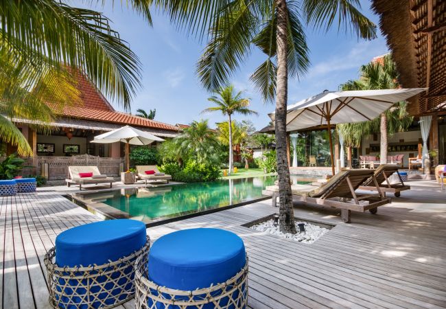 Villa à Canggu - Desa Roro Estate - Spectaculaire villa de 7 chambres près de la plage de Bali Villa à Canggu - Desa Roro Estate - Spectaculaire villa de 7 chambres près de la plage de Bali