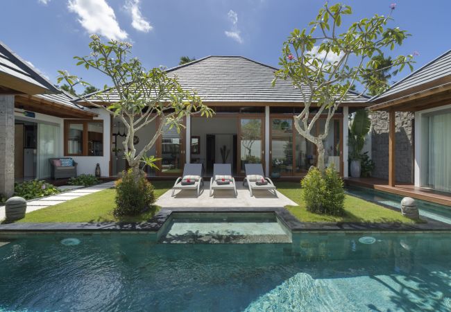 Villa à Seminyak - Sanook - Jolie maison de 4 chambres avec piscine à Bali Villa à Seminyak - Sanook - Jolie maison de 4 chambres avec piscine à Bali