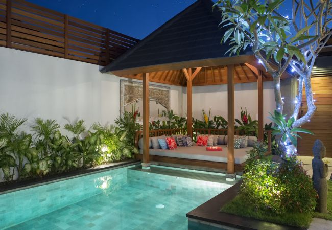 Villa à Seminyak - Sanook - Jolie maison de 4 chambres avec piscine à Bali Villa à Seminyak - Sanook - Jolie maison de 4 chambres avec piscine à Bali