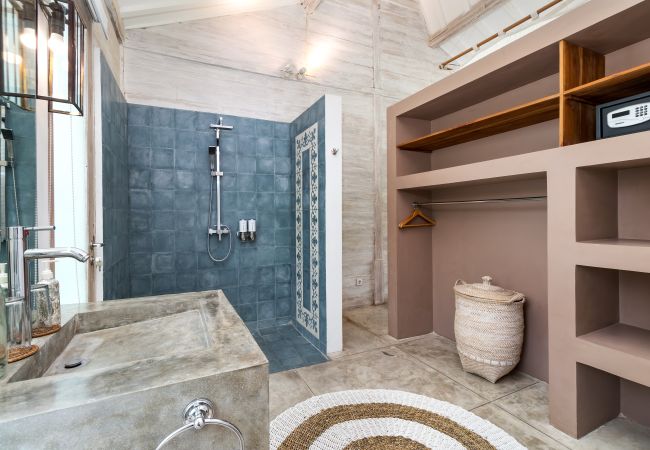 Villa à Kerobokan - Little Manao - Belle maison de 4 chambres avec piscine à Bali Villa à Kerobokan - Little Manao - Belle maison de 4 chambres avec piscine à Bali