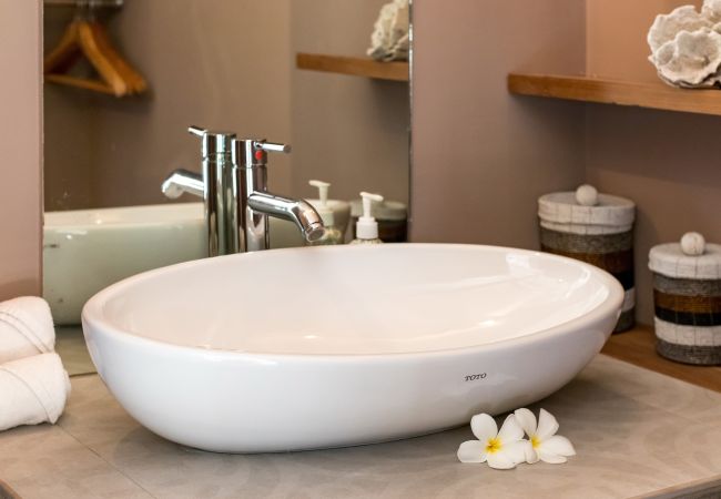 Villa à Kerobokan - Little Manao - Belle maison de 4 chambres avec piscine à Bali Villa à Kerobokan - Little Manao - Belle maison de 4 chambres avec piscine à Bali