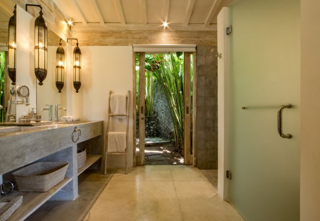 Villa à Kerobokan - Mannao - Spectaculaire maison de 8 chambres avec piscine à Bali Villa à Kerobokan - Mannao - Spectaculaire maison de 8 chambres avec piscine à Bali