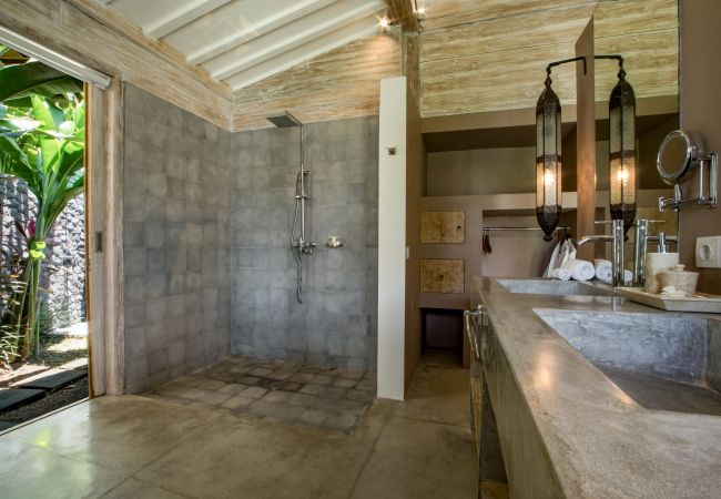 Villa à Kerobokan - Mannao - Spectaculaire maison de 8 chambres avec piscine à Bali Villa à Kerobokan - Mannao - Spectaculaire maison de 8 chambres avec piscine à Bali