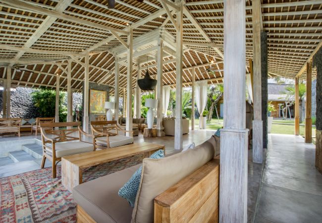 Villa à Kerobokan - Mannao - Spectaculaire maison de 8 chambres avec piscine à Bali Villa à Kerobokan - Mannao - Spectaculaire maison de 8 chambres avec piscine à Bali