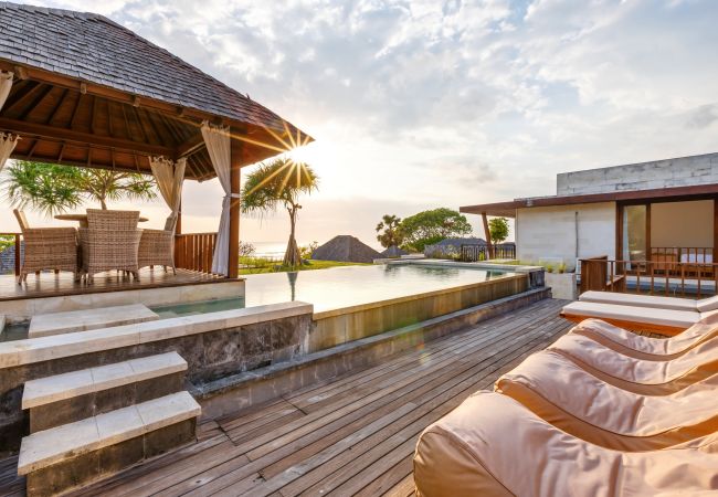 Villa à Seminyak - The chands three A- Maison de 3 chambres en première ligne avec vue imprenable sur la mer de Bali