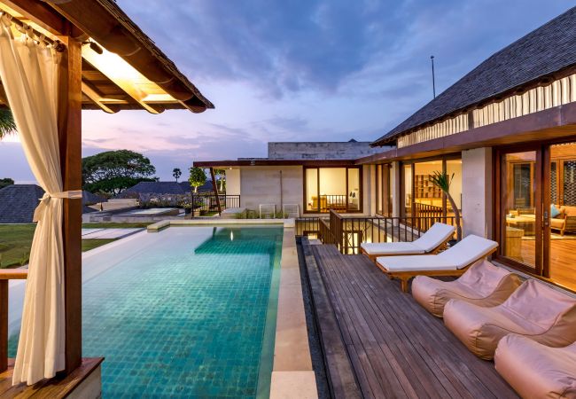 Villa à Seminyak - The chands three A- Maison de 3 chambres en première ligne avec vue imprenable sur la mer de Bali Villa à Seminyak - The chands three A- Maison de 3 chambres en première ligne avec vue imprenable sur la mer de Bali