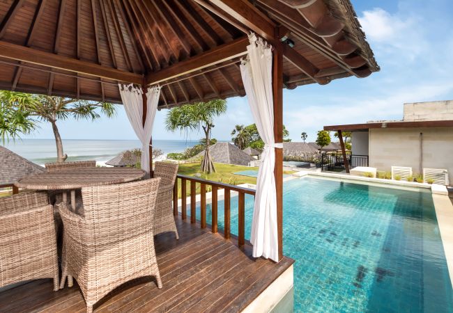 Villa à Seminyak - The chands three B- Maison de 3 chambres en première ligne avec vue imprenable sur la mer de Bali Villa à Seminyak - The chands three B- Maison de 3 chambres en première ligne avec vue imprenable sur la mer de Bali