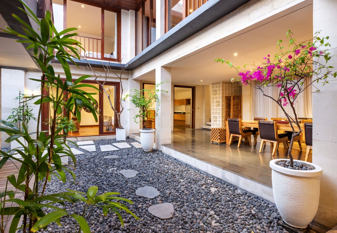 Villa à Seminyak - The chands three B- Maison de 3 chambres en première ligne avec vue imprenable sur la mer de Bali