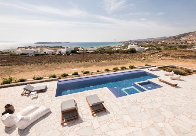 Villa à Paros -  Fantastique villa pour 8 personnes avec vue sur la mer et proche de la plage en Grèce Villa à Paros -  Fantastique villa pour 8 personnes avec vue sur la mer et proche de la plage en Grèce