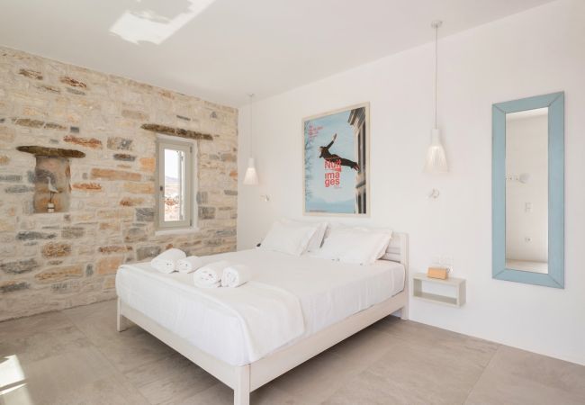 Villa à Paros -  Fantastique villa pour 8 personnes avec vue sur la mer et proche de la plage en Grèce Villa à Paros -  Fantastique villa pour 8 personnes avec vue sur la mer et proche de la plage en Grèce