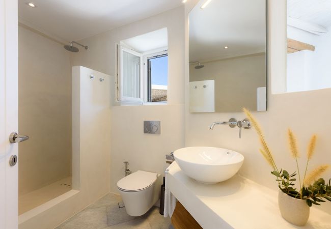 Villa à Paros - Maison spectaculaire pour 14 personnes avec de belles vues sur la mer près de Golden Beach Villa à Paros - Maison spectaculaire pour 14 personnes avec de belles vues sur la mer près de Golden Beach