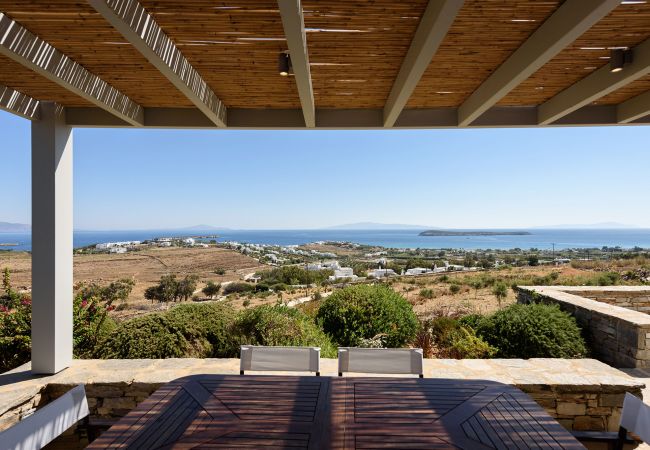 Villa à Paros - Maison spectaculaire pour 14 personnes avec de belles vues sur la mer près de Golden Beach Villa à Paros - Maison spectaculaire pour 14 personnes avec de belles vues sur la mer près de Golden Beach