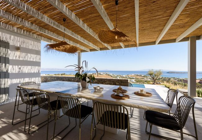 Villa à Paros - Maison spectaculaire pour 14 personnes avec de belles vues sur la mer près de Golden Beach Villa à Paros - Maison spectaculaire pour 14 personnes avec de belles vues sur la mer près de Golden Beach