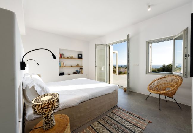 Villa à Paros - Elea - Magnifique maison avec piscine pour 10 personnes et vue mer à Golden Beach (Grèce) Villa à Paros - Elea - Magnifique maison avec piscine pour 10 personnes et vue mer à Golden Beach (Grèce)