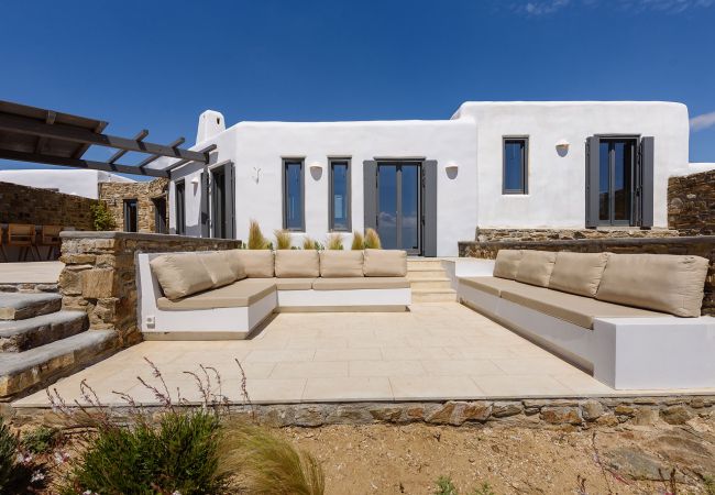 Villa à Paros - Bellevue - Belle maison pour 8 personnes avec vue imprenable sur la mer près de la plage de Grèce à Paros Villa à Paros - Bellevue - Belle maison pour 8 personnes avec vue imprenable sur la mer près de la plage de Grèce à Paros